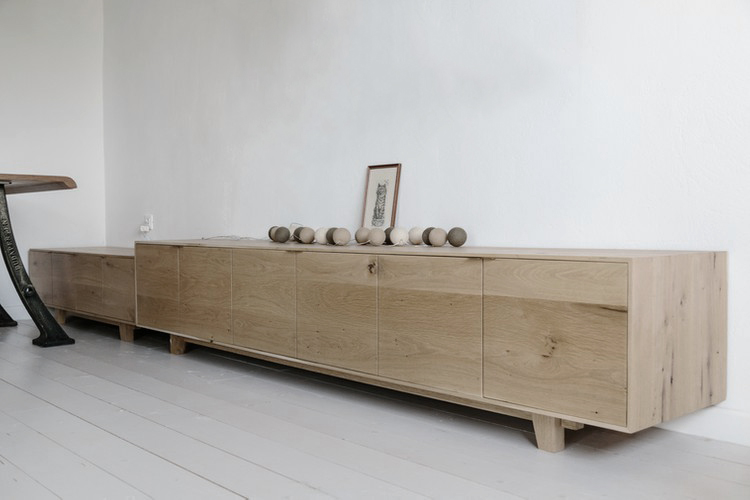 Ansamblu de comode joase pentru televizor sau pentru zona de dining